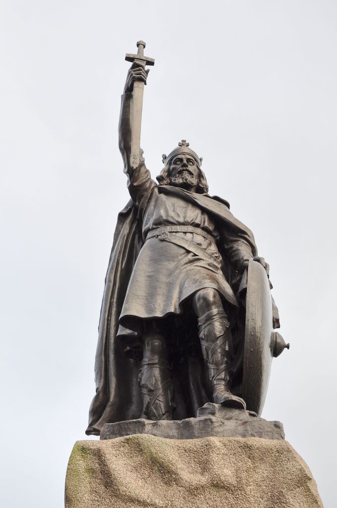  Alfred the Great's statue at Winchester.
